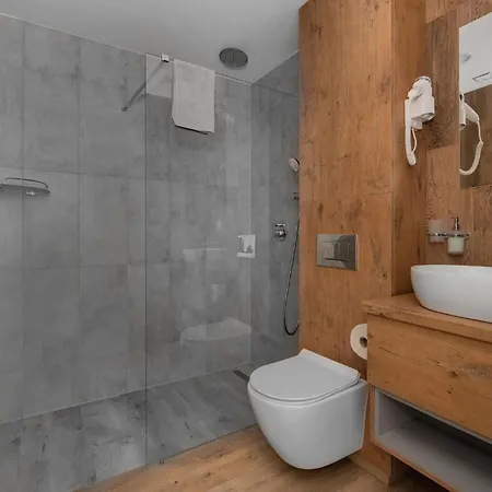 In With Sauna Apartman Nowecin
